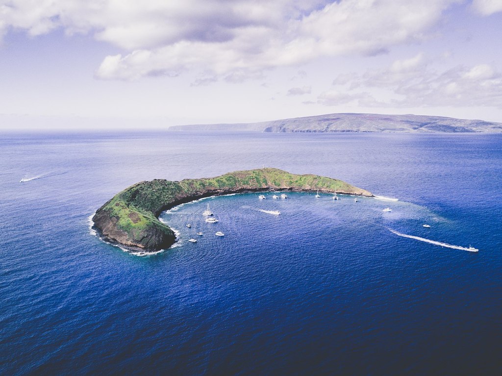 Molokini Crater, Maui, Hawaii.