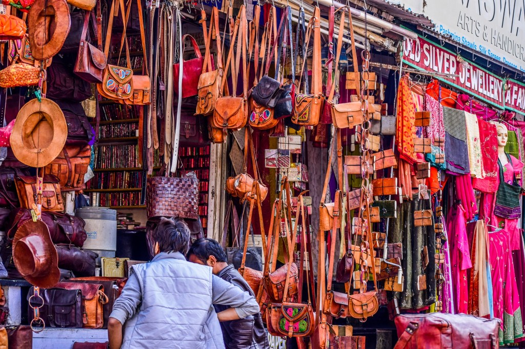 Shopping in Jaipur. Photo by Suket Dedhia.