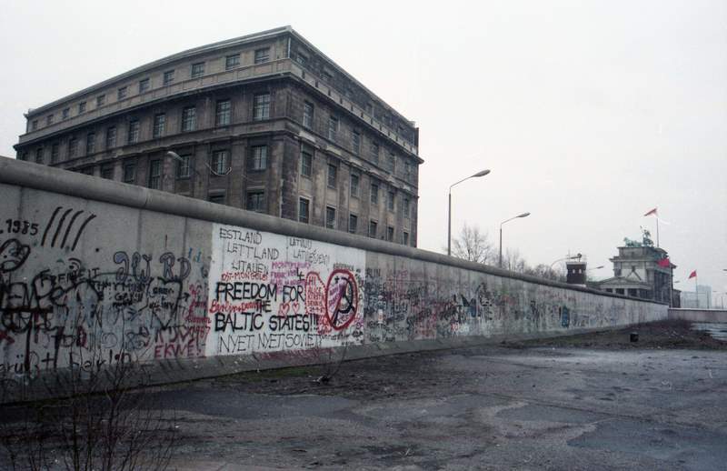 Berlin in 1987. Photo by Hunter Desportes.